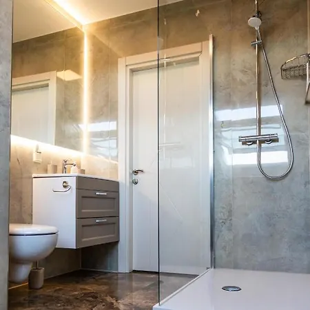 Apartment Luxuswohnung Mit Tiefgarage In Nähe Messe-bmw-porsche-dhl-flughafen