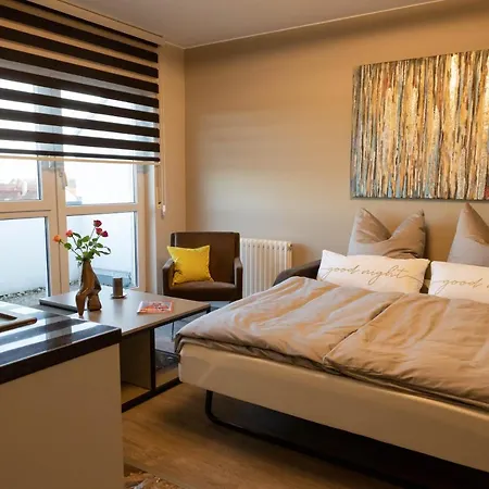 Deluxe Apartment: Messe-adjacent With Garage Apartment