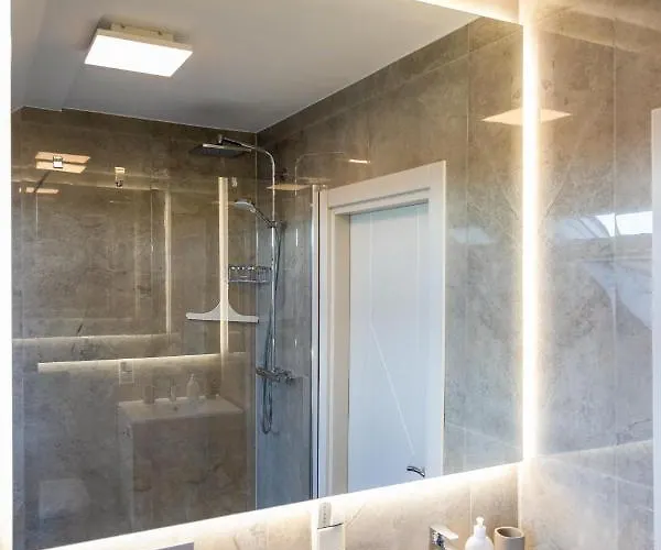 Apartment Deluxe Mit Tiefgarage In Nähe Messe-bmw-porsche-dhl-flughafen-flugzeugwerk Der Deutsche Aircraft *