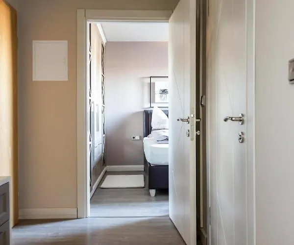 Deluxe Mit Tiefgarage In Nähe Messe-bmw-porsche-dhl-flughafen-flugzeugwerk Der Deutsche Aircraft Apartment Leipzig